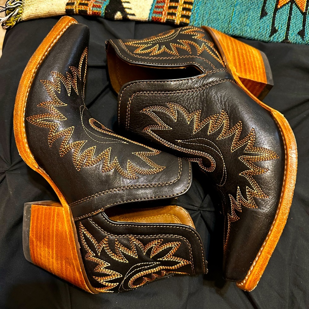 Ariat Dixon Booties